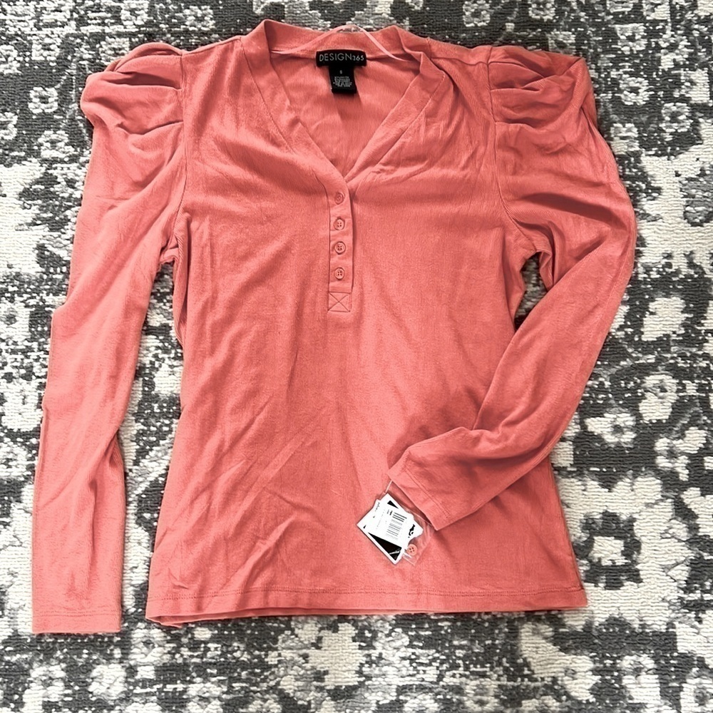 Design365 Women's Size Small Coral Long Sleeve Top NWT